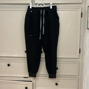Black figs scrubs